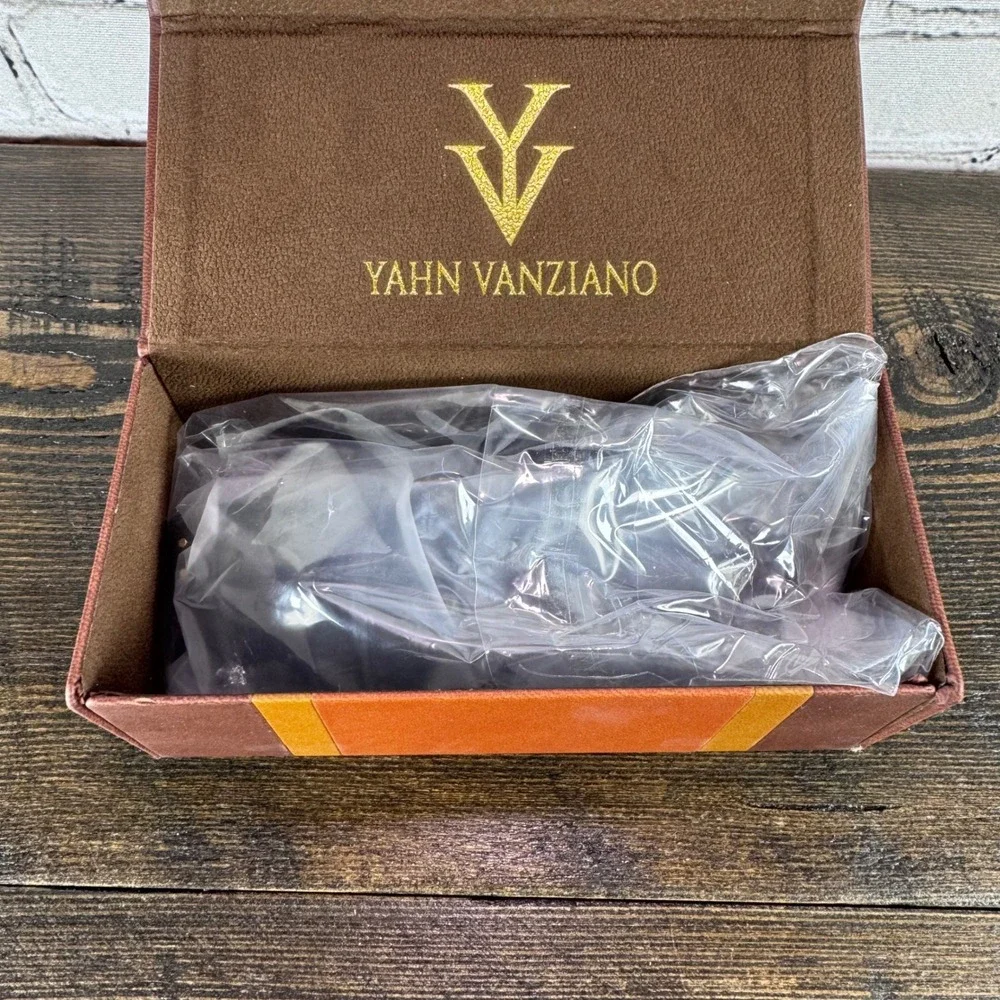 Yahn Vanziano Wren Sunglasses Black Good Square Frame Gold Logo With Case